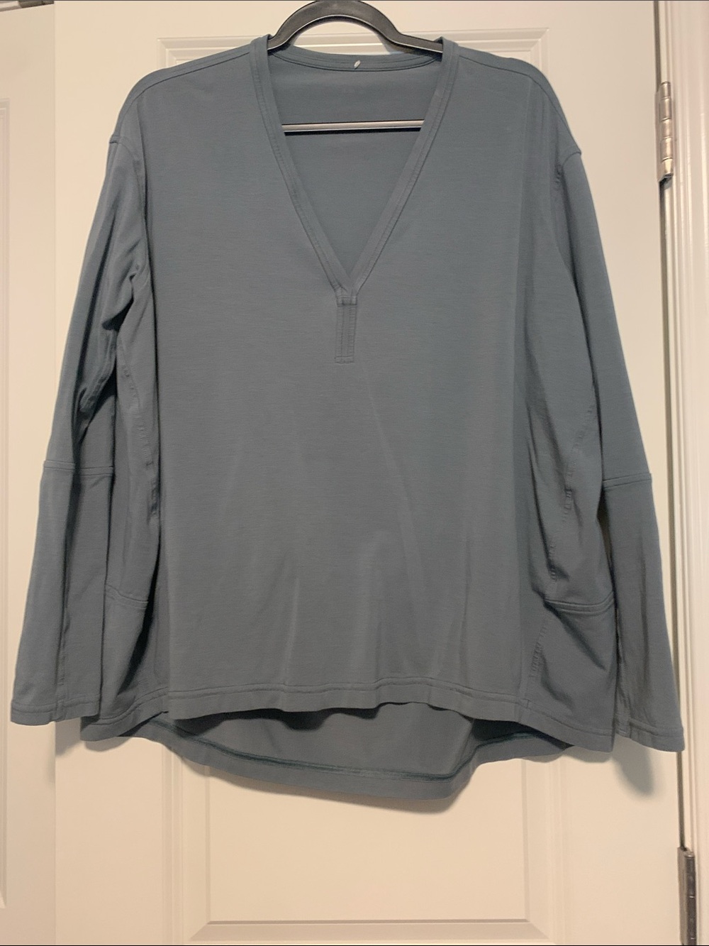 Lululemon V-neck Back in Action LS, Sz 8
GUC, a couple of small call outs (pics)